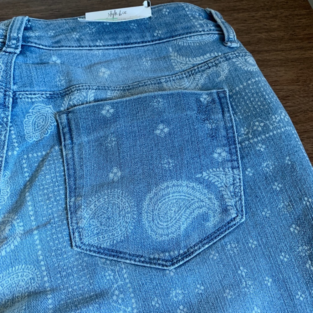 Style & Co curvy boyfriend bandana jeans, size 8.